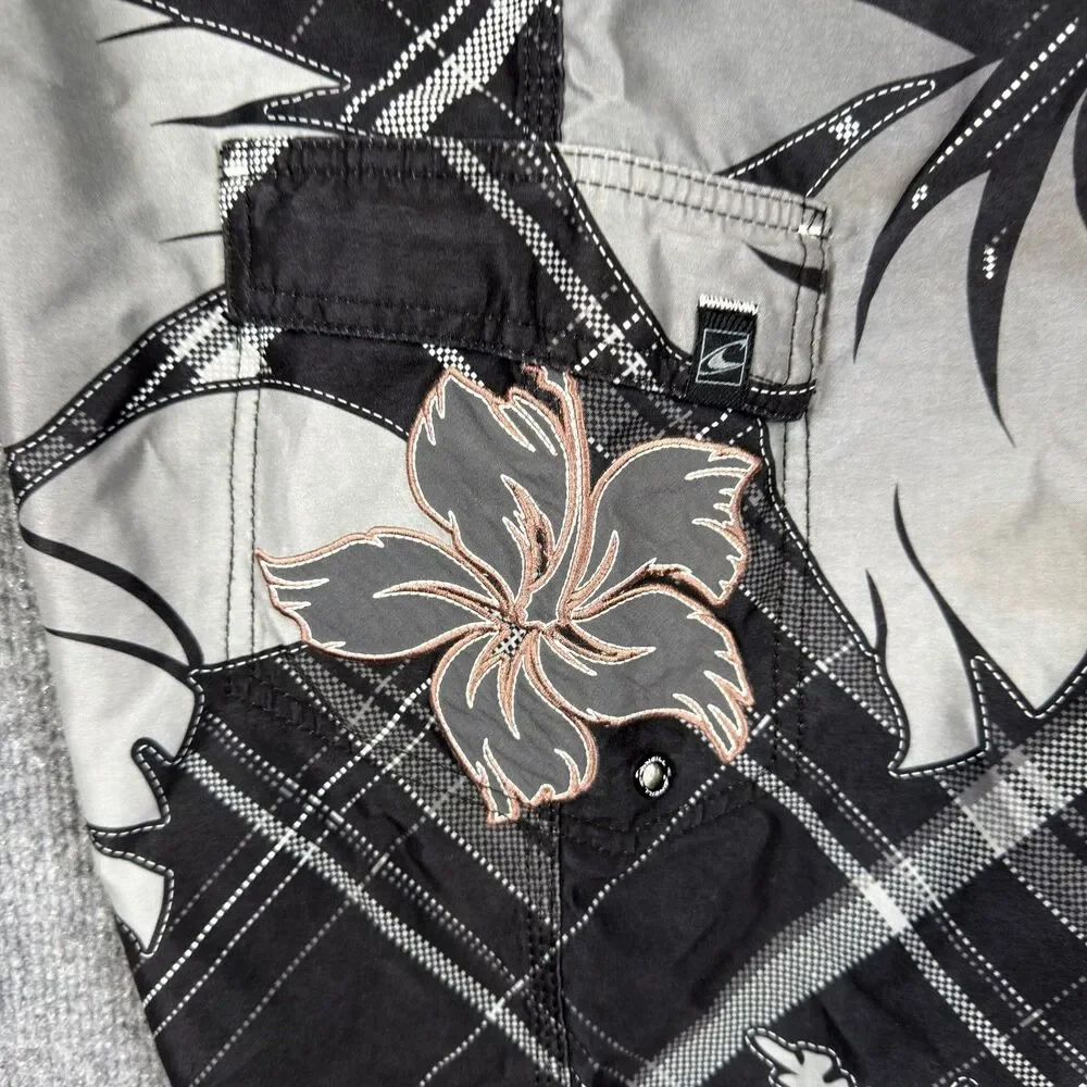 O'Neill Men's Board Shorts Size 38 Black Gray Plaid Hibiscus Floral Y2K Grunge